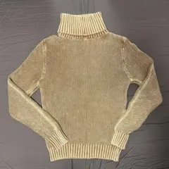 ベージュ　タートルネック　ニット　セーター