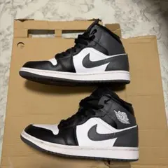 Nike Air Jordan 1 Mid ブラック/ホワイト