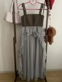 Lily Brown フリルロングドレス グレー