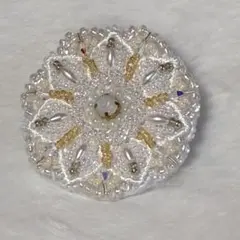 ビーズ装飾 ブローチ