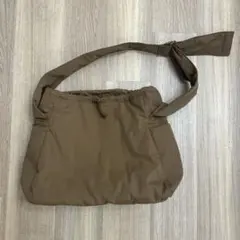 ユニクロC ソフトパフィーショルダーバッグ　ブラウン
