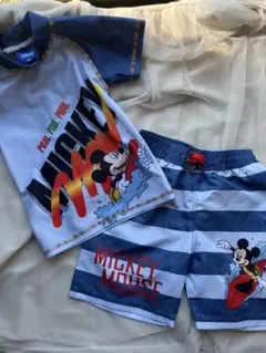 タグ無し　新品未使用　ミッキー　水着　上下　ラッシュガード付　100