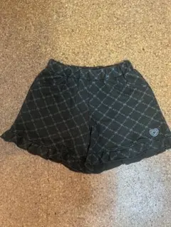 フリル付き黒スカート 幾何学模様