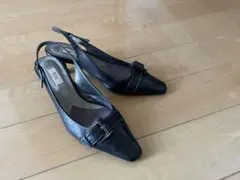 黒 スリングバックヒール ポインテッドトゥ