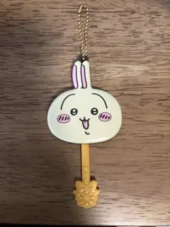 ちいかわ　ウサギの顔のアクリルキーホルダー ちいかわキーホルダー