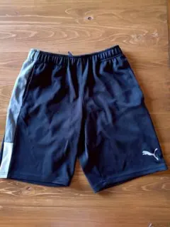PUMA 黒 ハーフパンツ 160サイズ