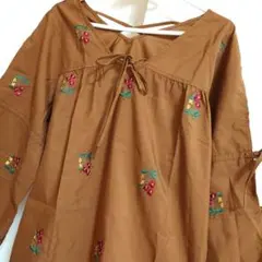 アズノウアズピンキー トップス ブラウス 花柄