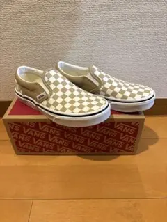 新品⭐︎vans スリッポン 19cm キッズ　スニーカー　ベージュ