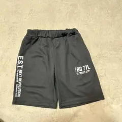 黒　ハーフパンツ