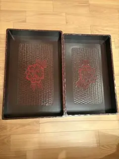 【鎌倉彫】昭和レトロ　漆器　乱れ籠　衣装籠　2個（入れ子）漆塗り花彫刻トレイ