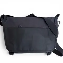 incase インケース ショルダーバック グレーメッセンジャーバック シンプルのサムネイル