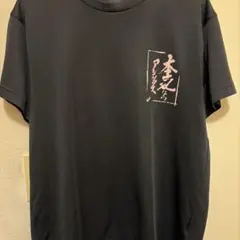 asics 黒シャツ 前面・背面デザイン