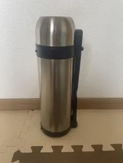 レトロ　水筒　1.5L 保冷　保温のサムネイル
