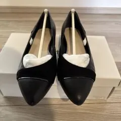 ビジュー付きブラックポインテッドトゥパンプス