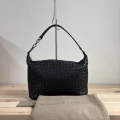 美品　BOTTEGA VENETA イントレチャート　ワンショルダーバッグ　黒