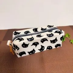 大容量ペンケース　黒猫✕黄色　ボックスポーチ　キャラメルポーチ　お化粧ポーチ