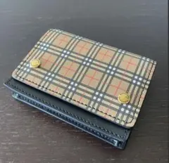〈新品タグ付き〉Burberry チェック柄 沢山入る 折り畳み カードケース