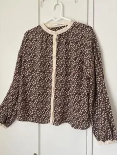 ELINCARE DUE 花柄長袖ブラウス