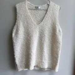 Vネック フリンジ ニットベスト ホワイト ふわふわ 春夏