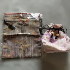 ちりめん花柄巾着袋 木製ビーズ付き　2点 蝶々柄　梅柄