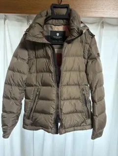 美品!!ブラックレーベルクレストブリッジ　光沢ダウンジャケット　ダウンベスト