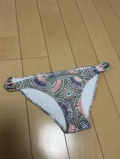 H &M 幾何学模様 ビキニボトム
