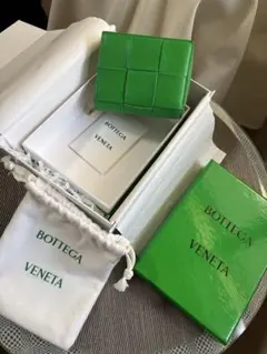 BOTTEGA VENETAスモール カセット 二つ折りファスナーウォレット