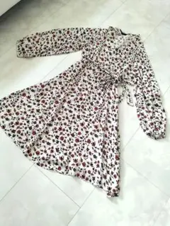 【格安】バナナリパブリック　ワンピース　小花柄