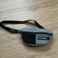 UNDER ARMOUR ボディバッグ・ウエストポーチ グレー・ブラック