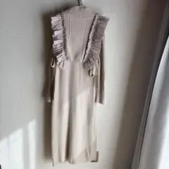 フリルバックオープンニットワンピース