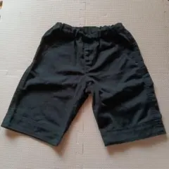 黒のハーフパンツ COMMECAISM