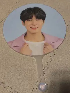 ウォヌ　SEVENTEEN うちわ　carat land
