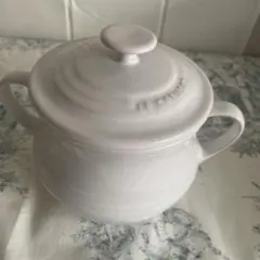 LE CREUSET 両手鍋 ココット ベージュ インナーリッド付き - メルカリ