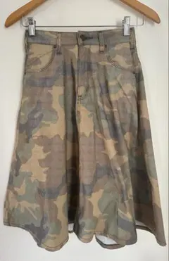 Lee 迷彩柄 フレアスカート ひざ丈