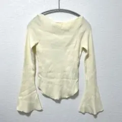 新品タグ付き lagunamoon アシンメトリードレープフレアスリーブニット