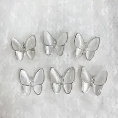 ネイルパーツ　シルバーホワイト蝶々
