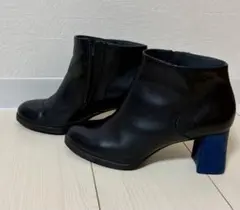 ブラックショートブーツ ブルーヒール