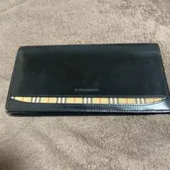 BURBERRY 二つ折り財布 黒
