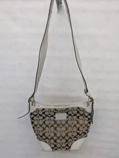 【COACH】シグネチャー ショルダーバッグ ベージュ/ホワイト