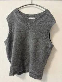 GU グレー Vネック ニットベスト Mサイズ