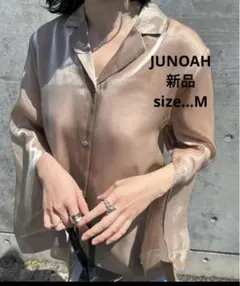 ★新品・未使用★JUNOAH シャイニーシアースリットシャツ