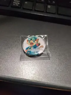 猫のキャラクターピンバッジ