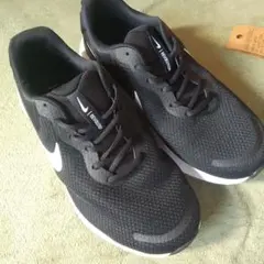 Nike Revolution ブラック スニーカー