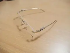 過去最安値！値下げしました！メタルフレーム クリアレンズ メガネ ケース付き