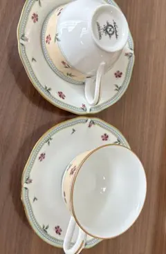 Noritake花柄ティーカップとソーサーセット