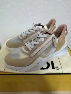FENDI フェンディ FLOW スニーカー　レディース　38サイズ　正規品のサムネイル