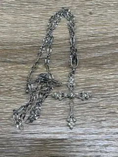 クリスタル装飾 シルバー色 十字架ネックレス