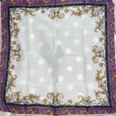 CELINE ハンカチ 約53cm(ドットは下の台が透けてます)