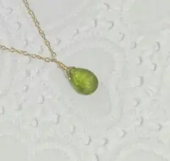 ペリドットのネックレス　ゴールド　天然石　ペンダント　8月誕生石　人気商品