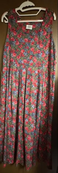 LAURA ASHLEY ローラアシュレイ花柄赤ワンピース　ジャンパースカート